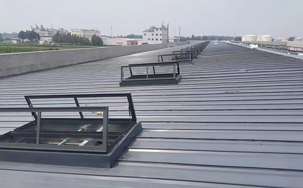 某中学室内体育馆榆林排烟窗改造项目