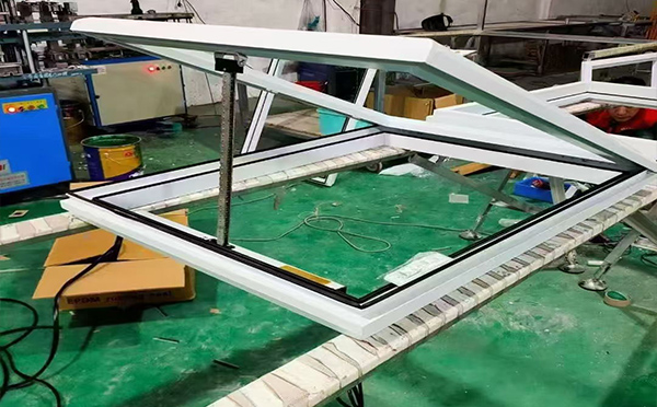 某地下车库出入口榆林排烟窗配置工程