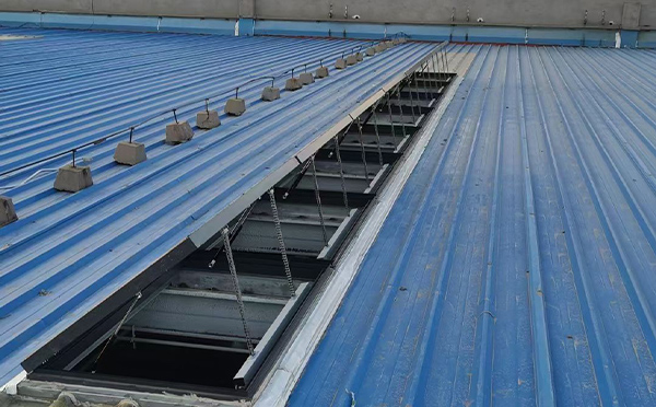 某城市大型商业综合体中庭榆林排烟窗工程