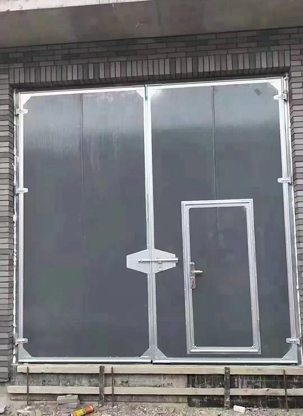 榆林工业平开门在大型设备制造车间的应用实例